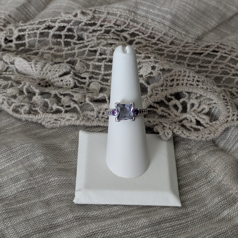 Elegant Silver and Purple Women's Ring